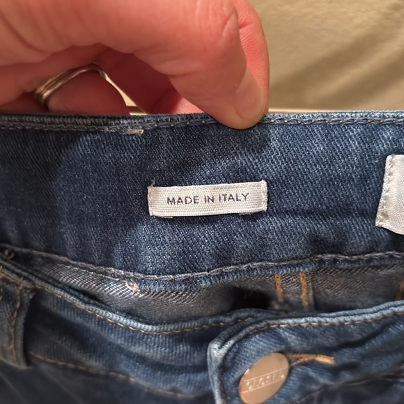 Closed woman's blue jeans made in Italy with orangic cotton. - Picture 4 of 15